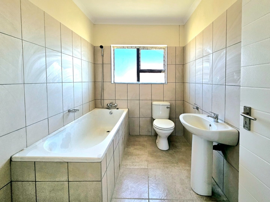 3 Bedroom Property for Sale in Heidedal Free State